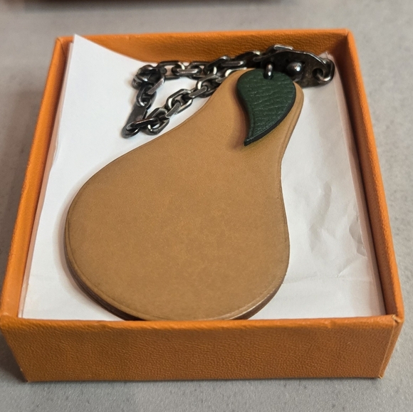 Hermès Pear Charm - Picture 2 of 7